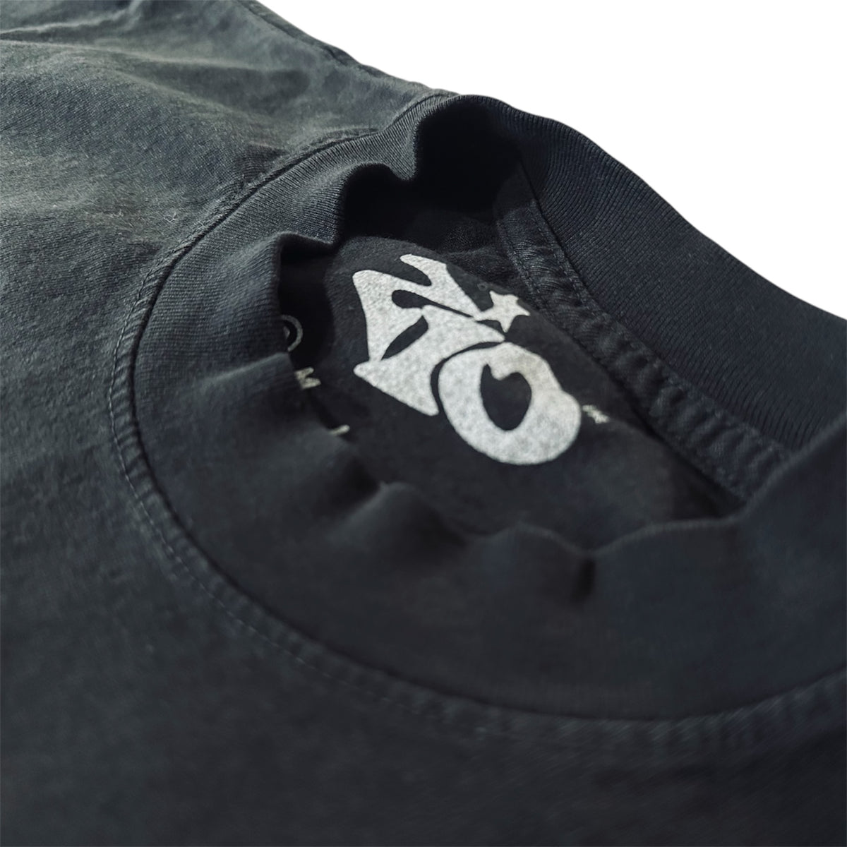 SIGNATURE TEE
